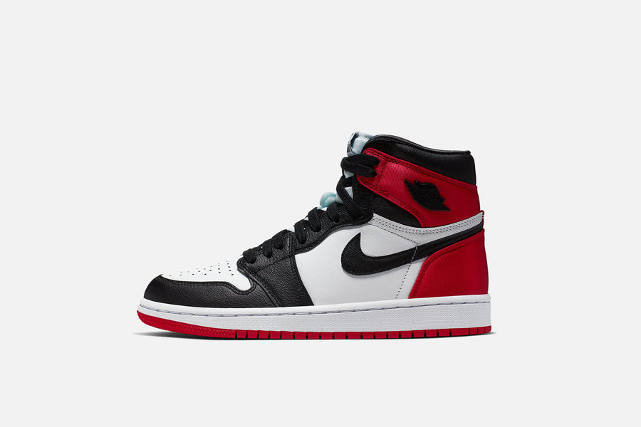 RAFFLE: WMNS AIR JORDAN 1 RETRO HIGH OG "Satin Black Toe"