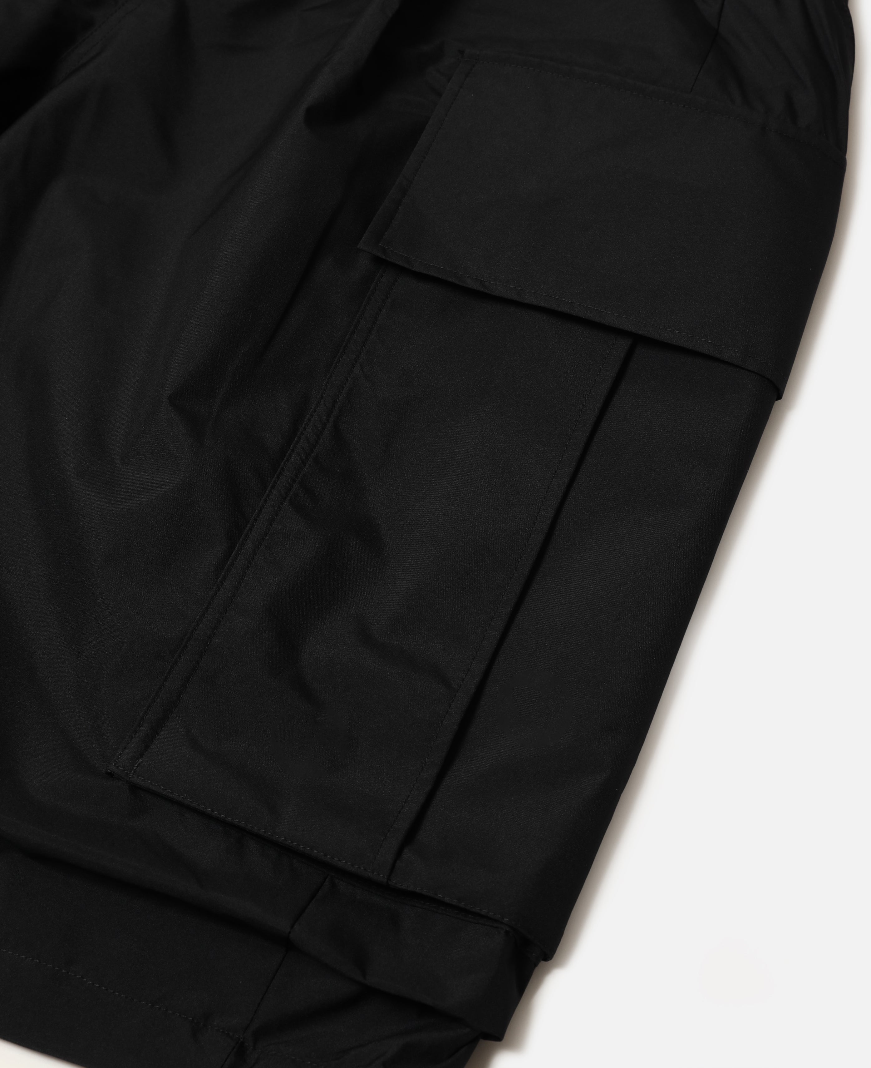 Phenix Windstopper® By Gore-Tex Labs City Mega Pocket Balloon Cargo Half Pants (Black)