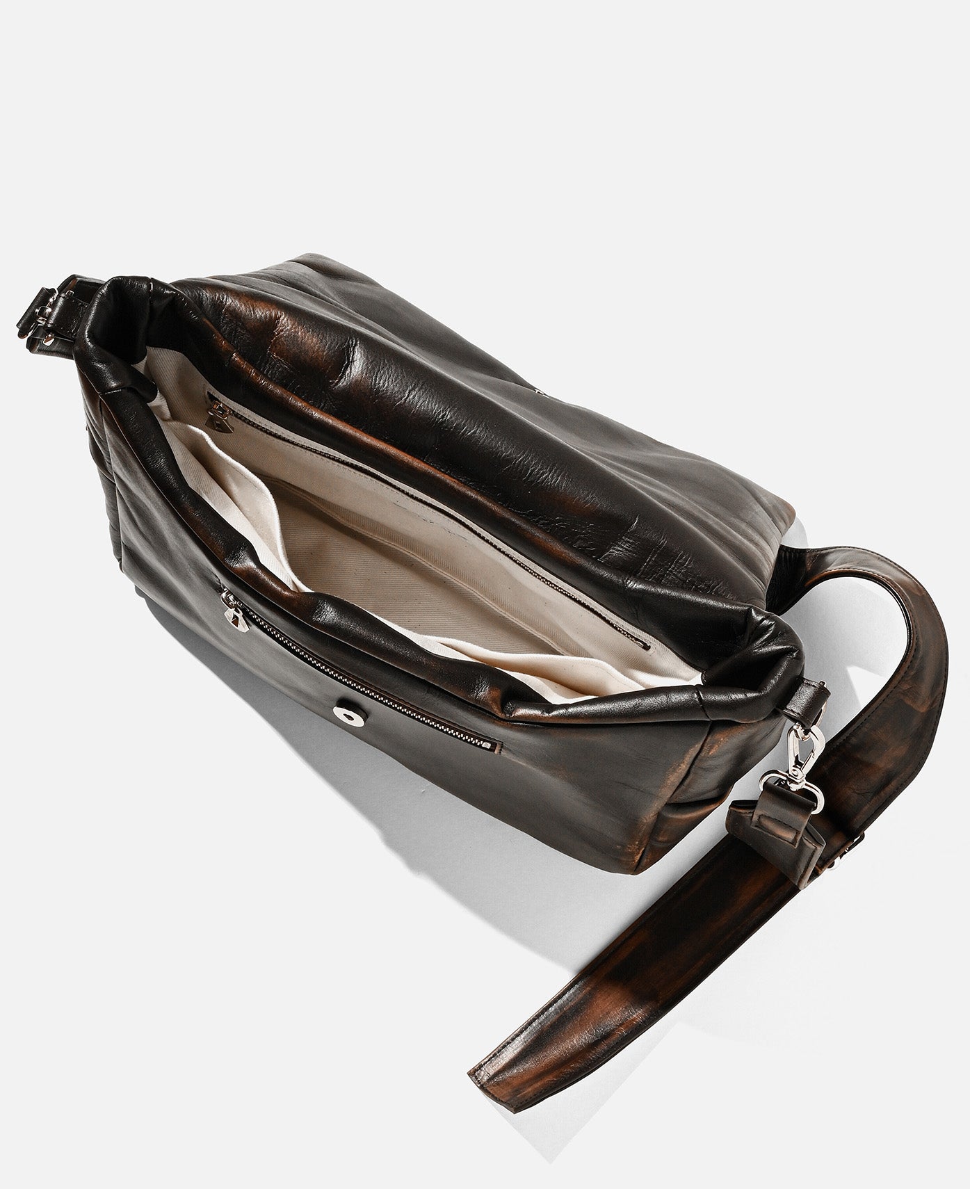 Vintage Leather Padded Flap Holiday Bag (Brown)