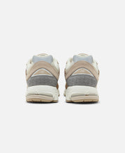 2002R (Khaki)