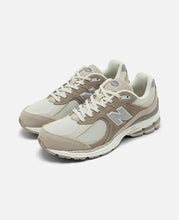 2002R (Khaki)