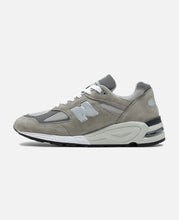 MADE in USA 990 V2 Core (Grey)