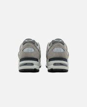 MADE in USA 990 V2 Core (Grey)
