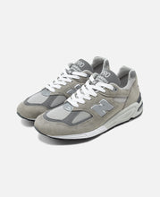 MADE in USA 990 V2 Core (Grey)