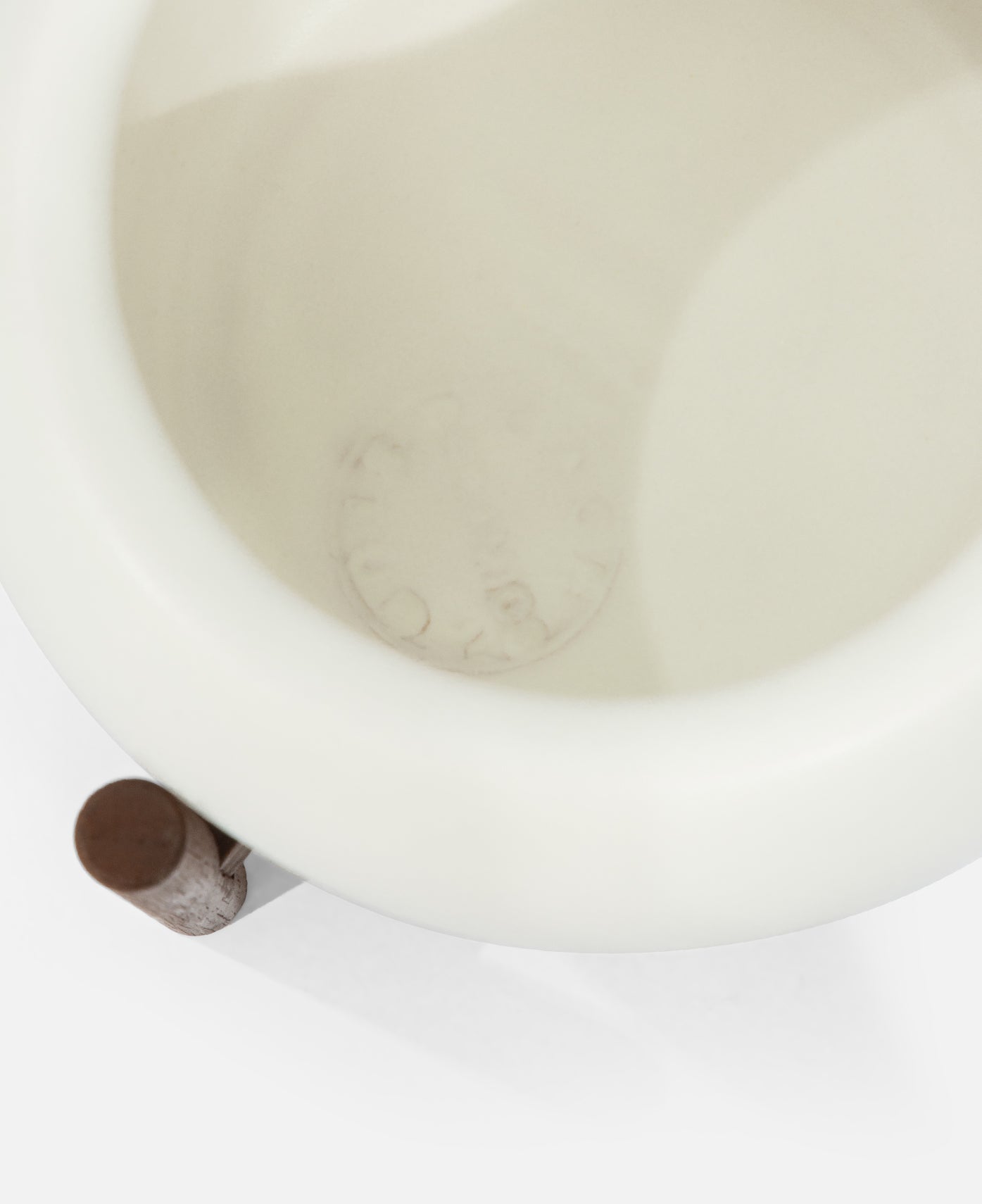 Case Study® Desk Top Drum With Wood Stand (White)