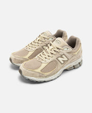2002R (Beige)
