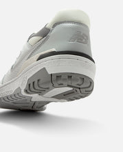 550 (White)