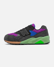 580 (Black)